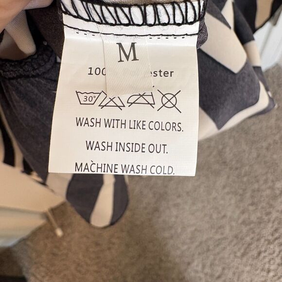 Women’s Black & White Wrap Maxi Dress Cap Sleeve Tie Waist Size M New - Picture 8 of 9